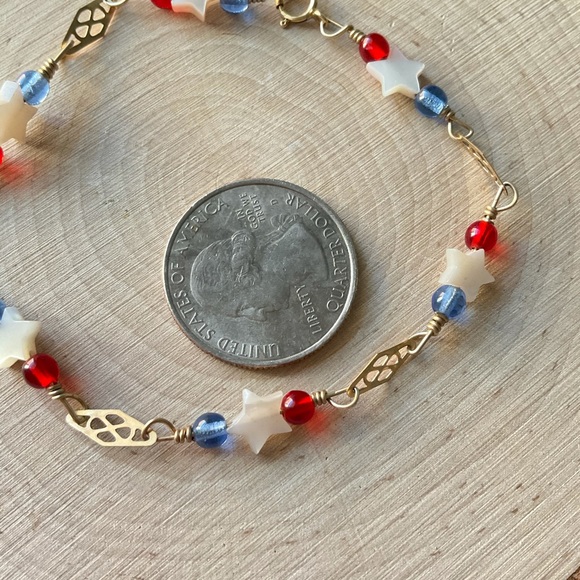 Vintage Gold star bracelet red white blue bead 14k gold fill chain 4th of July - Picture 6 of 7